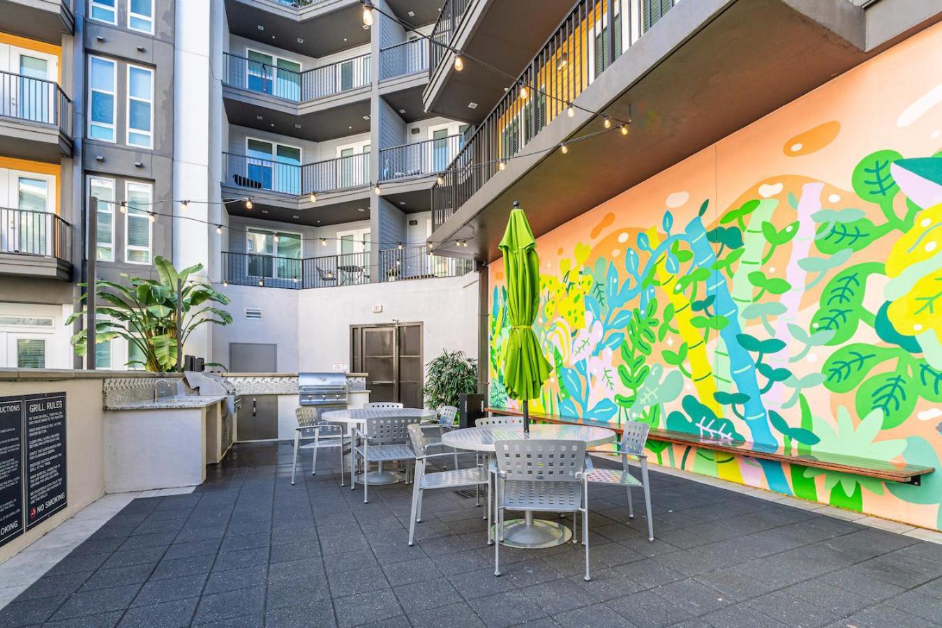 Tropical Field 1 Bed In Downtown With Free Parking Daire St. Petersburg Dış mekan fotoğraf