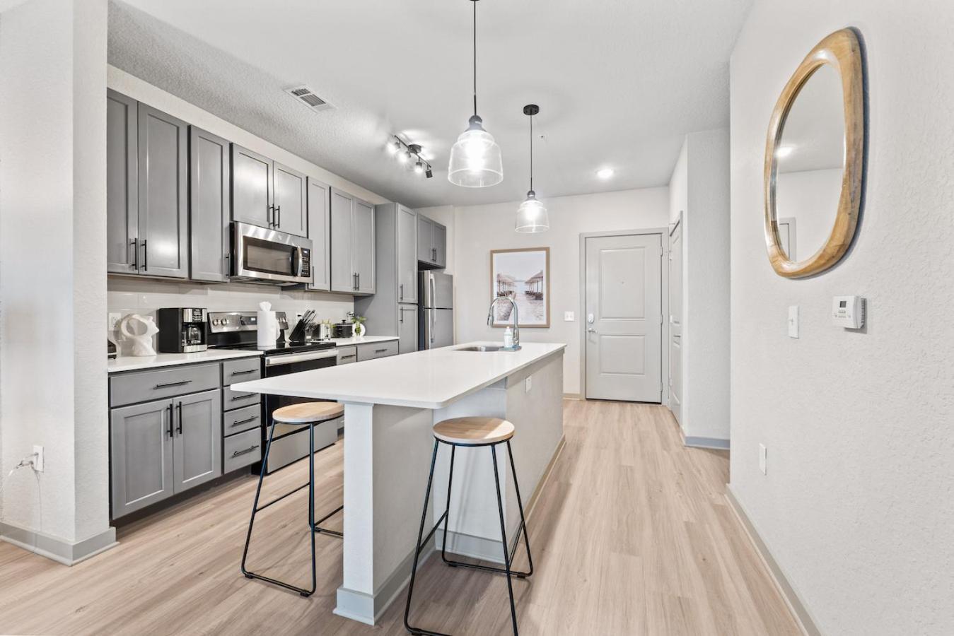 Tropical Field 1 Bed In Downtown With Free Parking Daire St. Petersburg Dış mekan fotoğraf